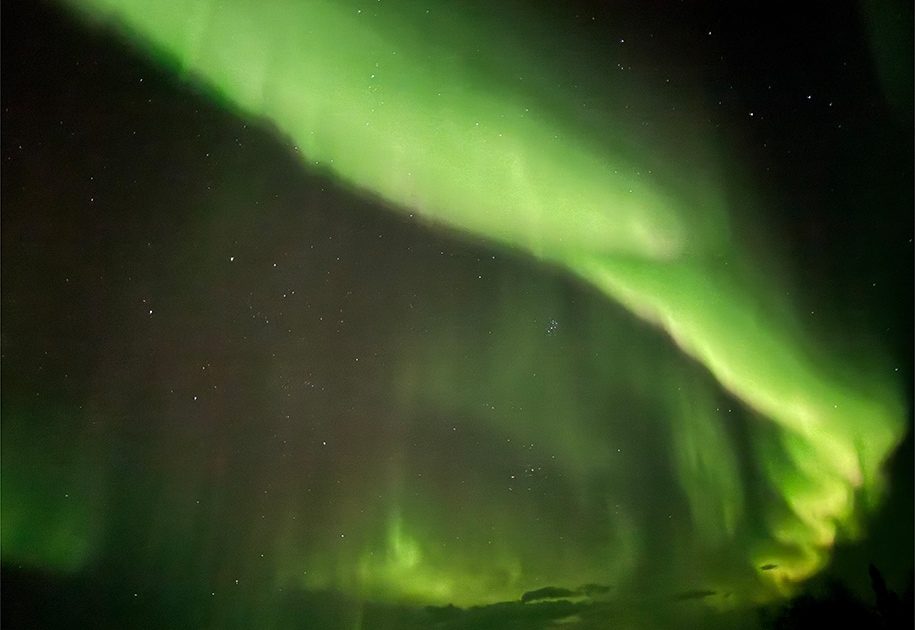 宇宙の神秘！ 夜空で美しくゆらめくオーロラを「みる」。5