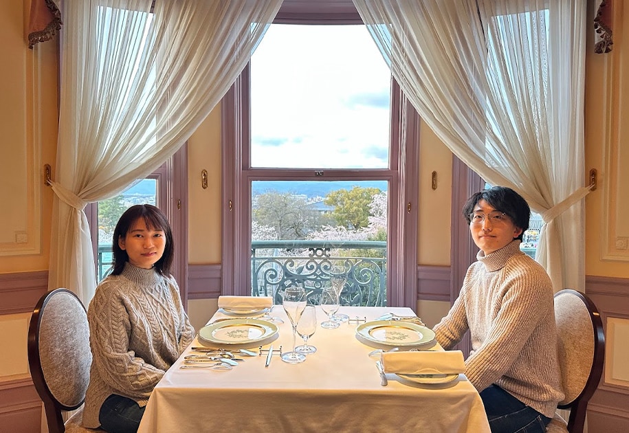 京都祇園の夜桜を貸し切り。歴史ある洋館でディナーをしながら「みる」。6